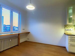 Prodej bytu 3+1, Praha, Zenklova, 76 m2