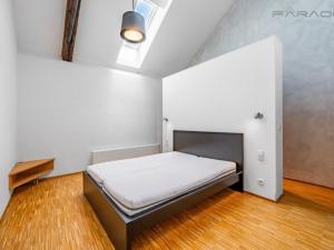 Pronájem bytu 3+kk, Praha - Holešovice, Na Maninách, 146 m2