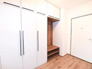 Pronájem bytu 3+kk, Praha - Modřany, Zlochova, 77 m2