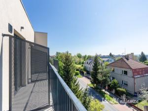 Pronájem bytu 1+kk, Praha - Kyje, Za černým mostem, 23 m2