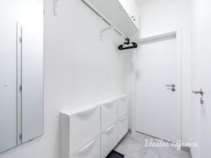Pronájem bytu 1+kk, Praha - Kyje, Za černým mostem, 23 m2