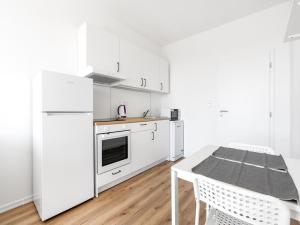 Pronájem bytu 1+kk, Praha - Kyje, Za černým mostem, 23 m2