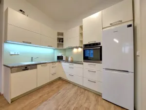 Pronájem bytu 2+kk, Hradec Králové, Škroupova, 71 m2