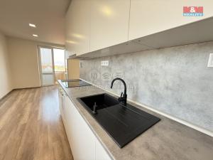 Pronájem bytu 2+kk, Louny, Tyršovo nám., 52 m2