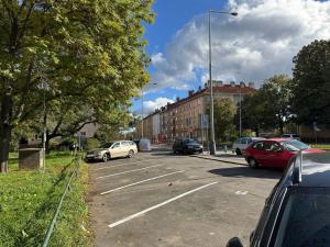 Pronájem garážového stání, Praha, Černokostelecká, 13 m2