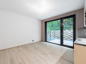 Pronájem bytu 1+kk, Praha - Hlubočepy, Hlubočepská, 27 m2