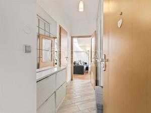 Prodej bytu 1+kk, Praha - Horní Měcholupy, Padovská, 37 m2