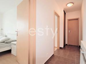 Pronájem bytu 2+kk, Praha - Letňany, Nýdecká, 42 m2