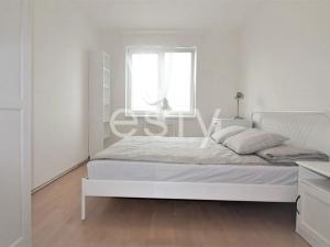 Pronájem bytu 2+kk, Praha - Letňany, Nýdecká, 42 m2