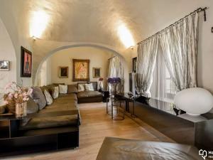 Prodej vily, Velký Týnec, U kaple, 300 m2