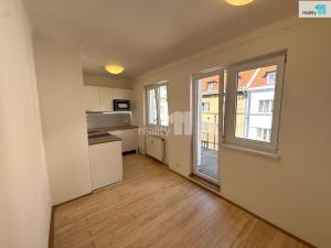 Pronájem bytu 1+1, Praha - Vinohrady, Kouřimská, 49 m2