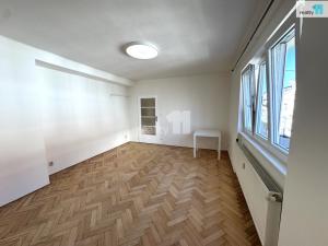 Pronájem bytu 1+1, Praha - Vinohrady, Kouřimská, 49 m2