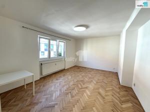 Pronájem bytu 1+1, Praha - Vinohrady, Kouřimská, 49 m2