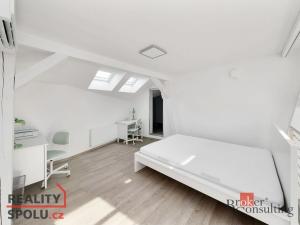 Pronájem bytu 2+kk, Praha - Vršovice, Holandská, 44 m2