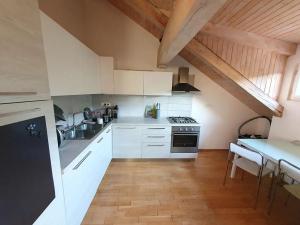 Pronájem bytu 2+kk, Praha - Smíchov, Plzeňská, 54 m2