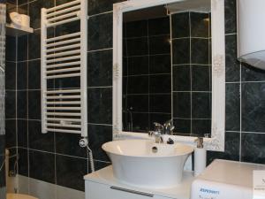 Pronájem bytu 1+1, Karlovy Vary, Na Vyhlídce, 26 m2