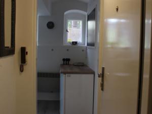 Pronájem bytu 1+1, Karlovy Vary, Na Vyhlídce, 26 m2