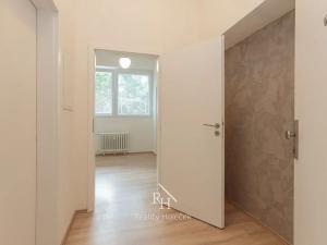 Pronájem bytu 2+kk, Kladno, náměstí Sítná, 44 m2