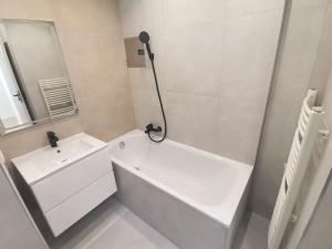 Prodej bytu 2+kk, Praha - Žižkov, Jeseniova, 44 m2