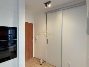 Pronájem bytu 2+kk, Praha - Troja, Vřesová, 41 m2