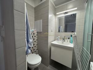 Pronájem bytu 2+kk, Praha - Troja, Vřesová, 41 m2