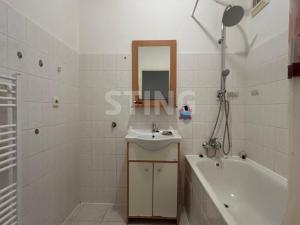 Pronájem bytu 2+1, Pardubice, Na Labišti, 63 m2