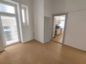 Pronájem bytu 2+1, Praha - Smíchov, U Nikolajky, 68 m2