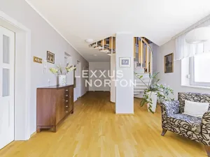 Prodej rodinného domu, Kamenice, Kruhová, 355 m2