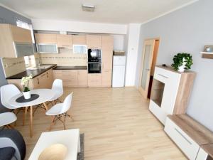 Pronájem bytu 2+kk, Brno - Líšeň, Houbalova, 55 m2