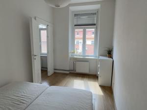 Pronájem bytu 3+kk, Praha - Nové Město, Spálená, 72 m2
