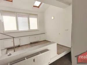 Prodej atypického bytu, Nupaky, 88 m2