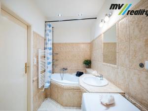 Prodej bytu 3+1, Poděbrady, nám. T.G.Masaryka, 66 m2