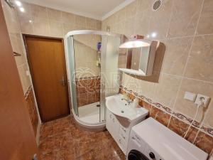 Prodej bytu 3+1, Praha - Kobylisy, Chabařovická, 67 m2