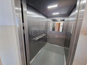 Prodej bytu 3+1, Praha - Kobylisy, Chabařovická, 67 m2
