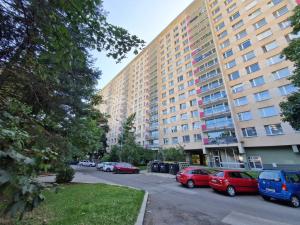 Prodej bytu 3+1, Praha - Kobylisy, Chabařovická, 67 m2