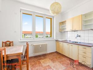 Pronájem bytu 2+1, Pardubice - Zelené Předměstí, Benešovo náměstí, 38 m2