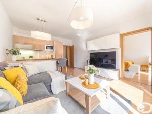 Prodej bytu 2+kk, Hostivice, Ječná, 55 m2
