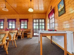 Prodej rodinného domu, Praha - Kobylisy, Klapkova, 245 m2