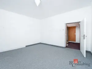 Prodej komerční nemovitosti, Karlovy Vary, Varšavská, 145 m2
