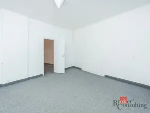 Prodej komerční nemovitosti, Karlovy Vary, Varšavská, 145 m2