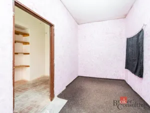 Prodej komerční nemovitosti, Karlovy Vary, Varšavská, 145 m2
