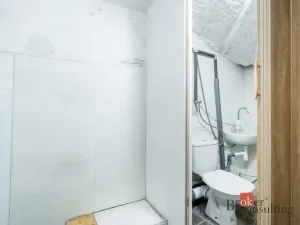Prodej komerční nemovitosti, Karlovy Vary, Varšavská, 145 m2