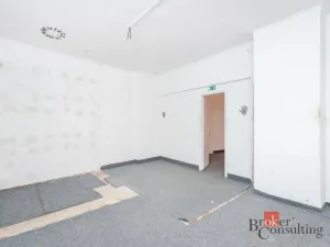 Prodej komerční nemovitosti, Karlovy Vary, Varšavská, 145 m2