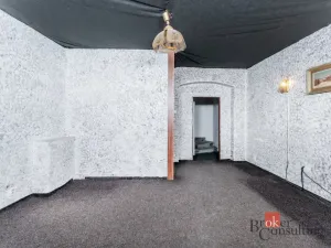 Prodej komerční nemovitosti, Karlovy Vary, Varšavská, 145 m2