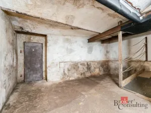 Prodej komerční nemovitosti, Karlovy Vary, Varšavská, 145 m2