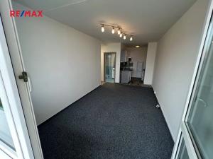 Pronájem bytu 2+kk, Praha - Kamýk, Smotlachova, 44 m2