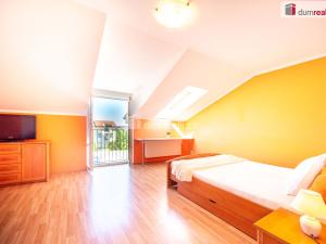 Pronájem bytu 2+kk, Třeboň - Třeboň II, Okružní, 45 m2
