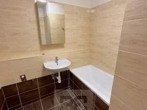 Pronájem bytu 2+kk, Praha - Bohnice, Zelenohorská, 43 m2