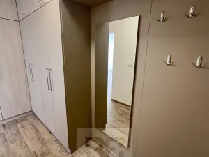 Pronájem bytu 2+kk, Praha - Bohnice, Zelenohorská, 43 m2