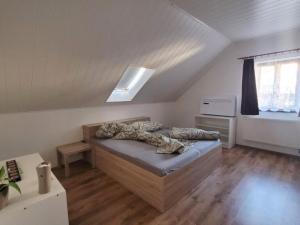 Prodej rodinného domu, Týnec nad Sázavou - Brodce, 187 m2